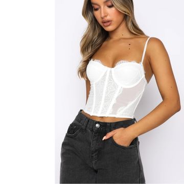 ONLY GUIDE YOU NEED TO KNOW HOW TO STYLE CORSET TOPS