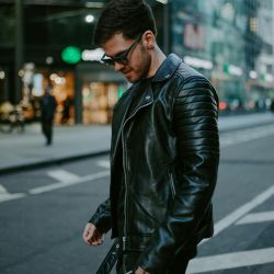 How to Choose the Right Size for Men’s Leather Jackets?