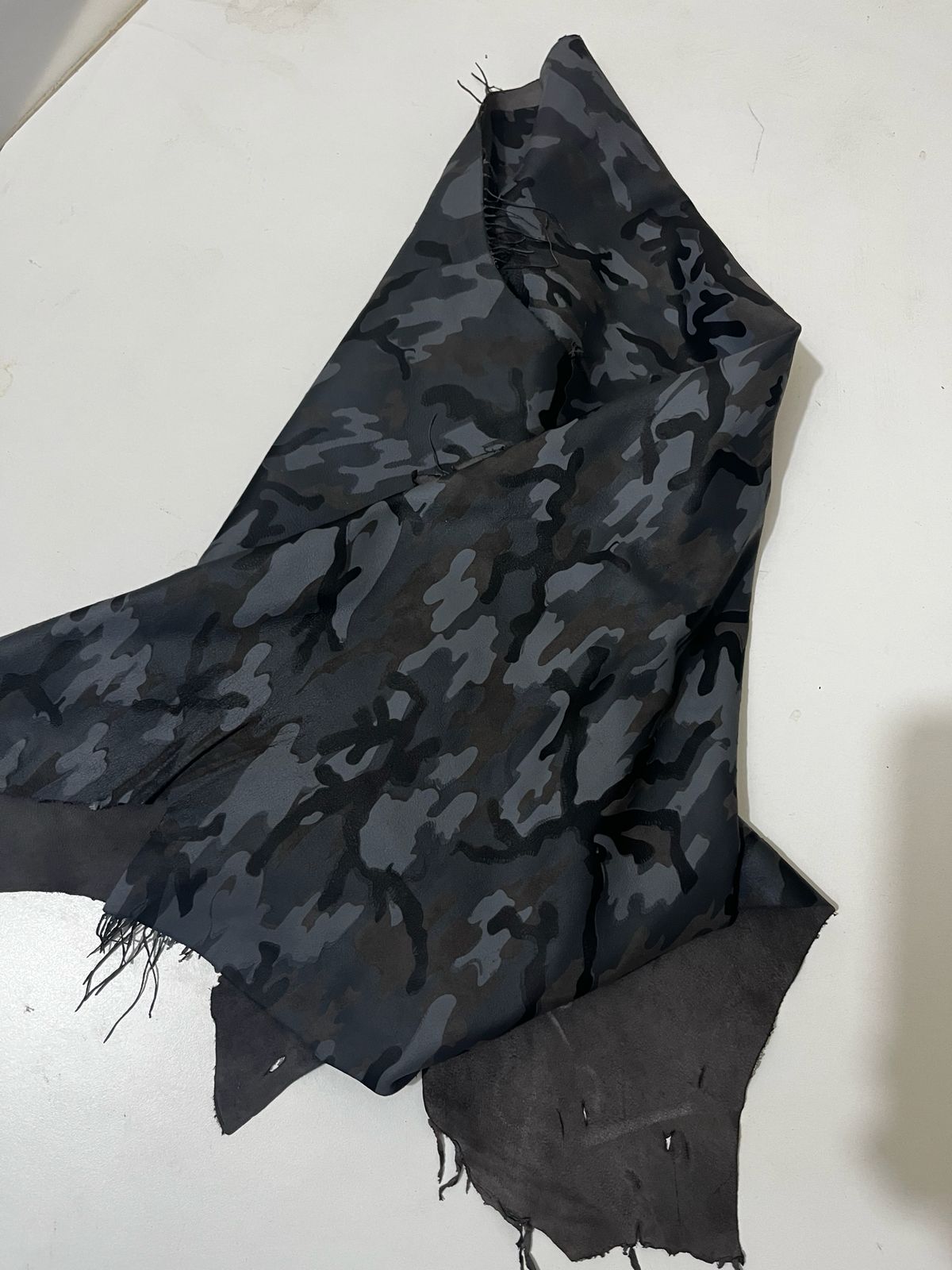 ? RaRe CrEaTiVe ReCrEaTiOnS Camo Leather Black min_weekendergreencamo1_89c918  main image 3